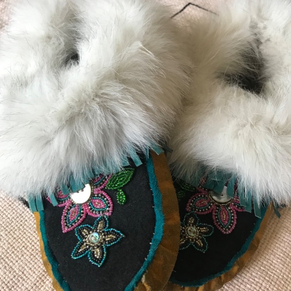 Handmade Moccasins Yukon Indigenous Artist Amanda Leas - Picture 10 of 10